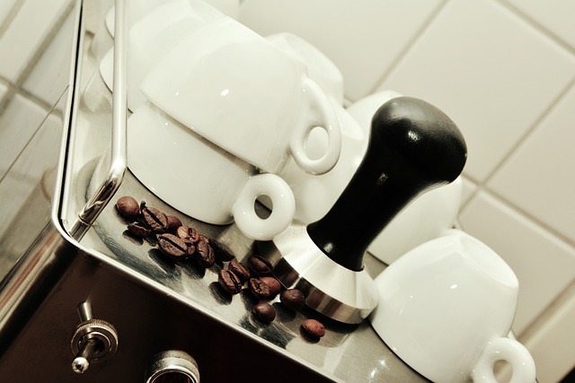 Espressomaskiner med indbygget mælkeskummer: Er de pengene værd?