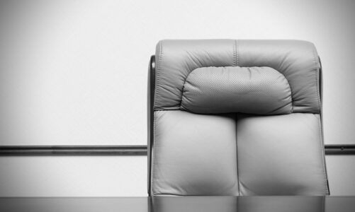 Den ultimative guide til at vælge den perfekte ergonomiske kontorstol